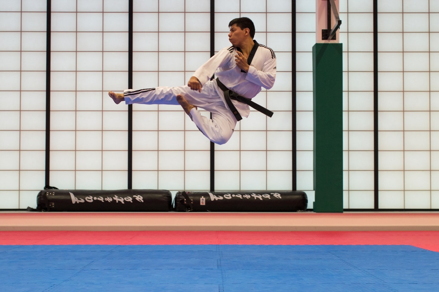 Os Benefícios do Taekwondo para Crianças e Adolescentes